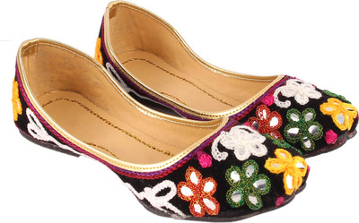 

Kanishq Designer Studio KAN-1162 Jutis For Women(Multicolor, Multi colour