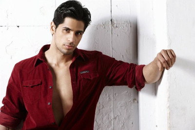 

Aabhaas Siddharth Malhotra Wall Poster Fine Art Print(12 inch X 18 inch, Rolled)