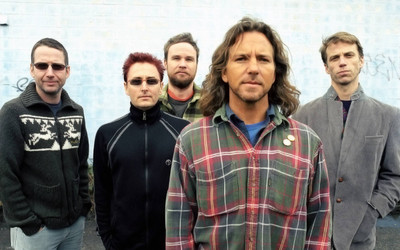

Akhuratha Pearl Jam Fine Quality Wall Poster Paper Print(12 inch X 18 inch, Rolled)