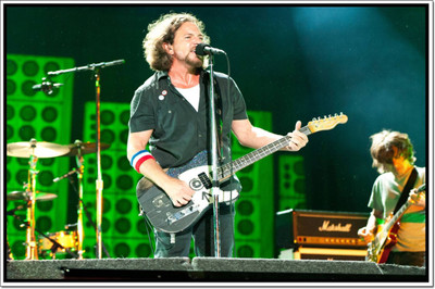 

Akhuratha Pearl Jam Fine Quality Wall Poster Paper Print(12 inch X 18 inch, Rolled)