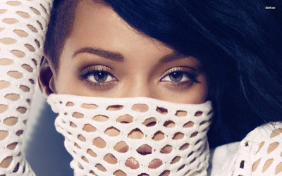 

Akhuratha Rihanna Fine Quality Wall Poster Paper Print(12 inch X 18 inch, Rolled)