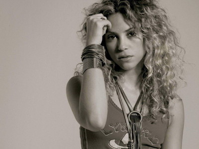 

Akhuratha Shakira Fine Quality Wall Poster Paper Print(12 inch X 18 inch, Rolled)