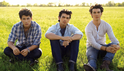 

Akhuratha Jonas Brothers Fine Quality Wall Poster Paper Print(12 inch X 18 inch, Rolled)