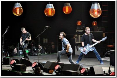 

Akhuratha Pearl Jam Fine Quality Wall Poster Paper Print(12 inch X 18 inch, Rolled)