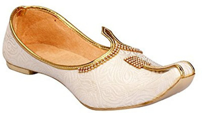 

SARTHI Mojaris For Men(White