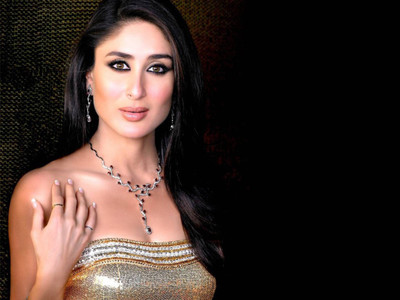 

Aabhaas Kareena Kapoor Wall Poster Fine Art Print(12 inch X 18 inch, Rolled)