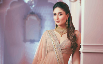 

Aabhaas Kareena Kapoor Wall Poster Fine Art Print(12 inch X 18 inch, Rolled)