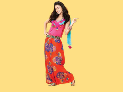 

Aabhaas Anushka Sharma Wall Poster Fine Art Print(12 inch X 18 inch, Rolled)