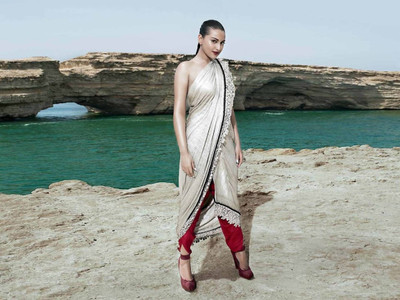 

Aabhaas Sonakshi Sinha Wall Poster Fine Art Print(12 inch X 18 inch, Rolled)