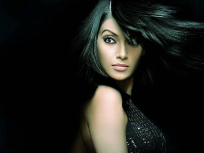 

Aabhaas Bipasha Basu Wall Poster Fine Art Print(12 inch X 18 inch, Rolled)