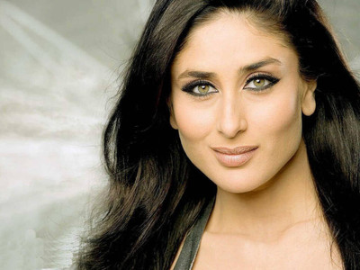 

Aabhaas Kareena Kapoor Wall Poster Fine Art Print(12 inch X 18 inch, Rolled)
