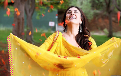 

Aabhaas Kareena Kapoor Wall Poster Fine Art Print(12 inch X 18 inch, Rolled)