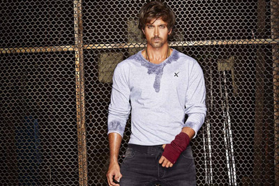 

Aabhaas Hrithik Roshan Wall Poster Fine Art Print(12 inch X 18 inch, Rolled)