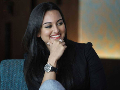 

Aabhaas Sonakshi Sinha Wall Poster Fine Art Print(12 inch X 18 inch, Rolled)