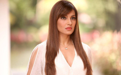

Aabhaas Bipasha Basu Wall Poster Fine Art Print(12 inch X 18 inch, Rolled)