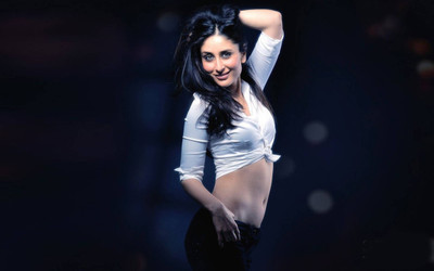 

Aabhaas Kareena Kapoor Wall Poster Fine Art Print(12 inch X 18 inch, Rolled)