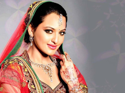 

Aabhaas Sonakshi Sinha Wall Poster Fine Art Print(12 inch X 18 inch, Rolled)