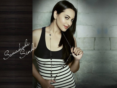 

Aabhaas Sonakshi Sinha Wall Poster Fine Art Print(12 inch X 18 inch, Rolled)