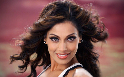 

Aabhaas Bipasha Basu Wall Poster Fine Art Print(12 inch X 18 inch, Rolled)