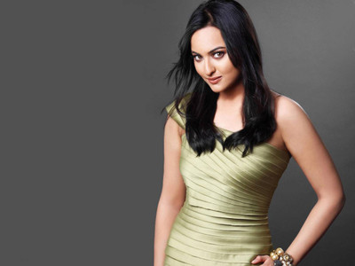 

Aabhaas Sonakshi Sinha Wall Poster Fine Art Print(12 inch X 18 inch, Rolled)