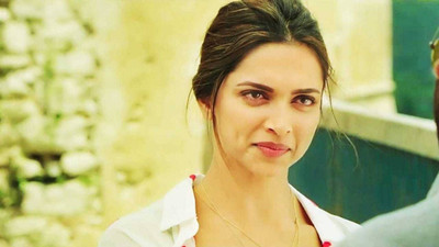

Aabhaas Deepika Padukone Wall Poster Fine Art Print(12 inch X 18 inch, Rolled)