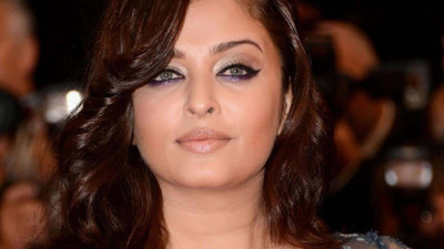 Aabhaas Aishwarya Rai Wall Poster Fine Art Print(12 inch X 18 inch, Rolled)