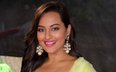 

Aabhaas Sonakshi Sinha Wall Poster Fine Art Print(12 inch X 18 inch, Rolled)
