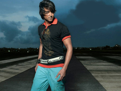 

Aabhaas Hrithik Roshan Wall Poster Fine Art Print(12 inch X 18 inch, Rolled)