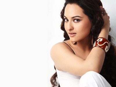 

Aabhaas Sonakshi Sinha Wall Poster Fine Art Print(12 inch X 18 inch, Rolled)