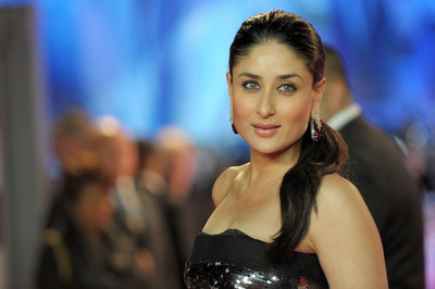 

Aabhaas Kareena Kapoor Wall Poster Fine Art Print(12 inch X 18 inch, Rolled)