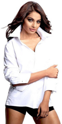 

Aabhaas Bipasha Basu Wall Poster Fine Art Print(12 inch X 18 inch, Rolled)