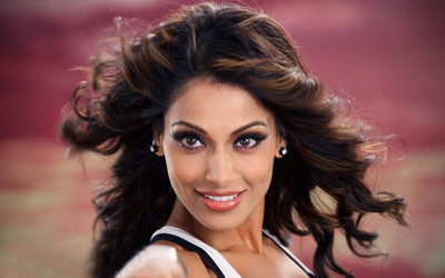 

Aabhaas Bipasha Basu Wall Poster Fine Art Print(12 inch X 18 inch, Rolled)