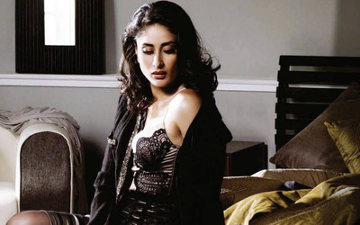 

Aabhaas Kareena Kapoor Wall Poster Fine Art Print(12 inch X 18 inch, Rolled)