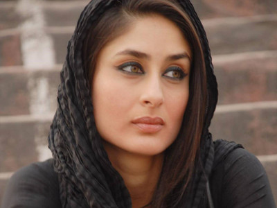 

Aabhaas Kareena Kapoor Wall Poster Fine Art Print(12 inch X 18 inch, Rolled)