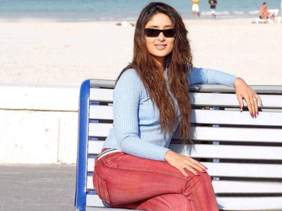 

Aabhaas Kareena Kapoor Wall Poster Fine Art Print(12 inch X 18 inch, Rolled)