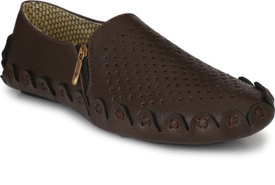 

Style Shoe Comfortable Light weighted Casuals For Men(Brown