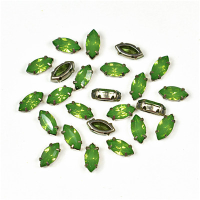 

Embroiderymaterial 15MM Acrylic Sew On Rhinestone for Embroidery, Craft & Jewellery Making (25 Pieces)