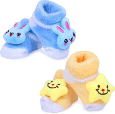 

AlleRetails Born Baby Multicolour Star And Rabbit Print - 2 pcs Combo set Booties(Toe to Heel Length - 3 cm Multicolor)