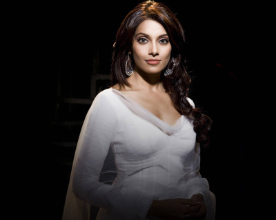 

Aabhaas Bipasha Basu Wall Poster Fine Art Print(12 inch X 18 inch, Rolled)