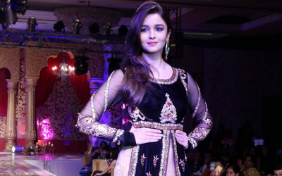 

Aabhaas Alia Bhatt Wall Poster Fine Art Print(12 inch X 18 inch, Rolled)