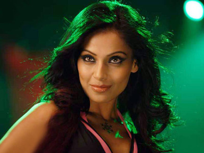 

Aabhaas Bipasha Basu Wall Poster Fine Art Print(12 inch X 18 inch, Rolled)