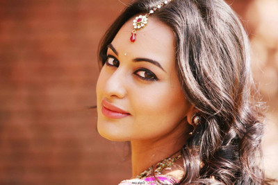 

Aabhaas Sonakshi Sinha Wall Poster Fine Art Print(12 inch X 18 inch, Rolled)