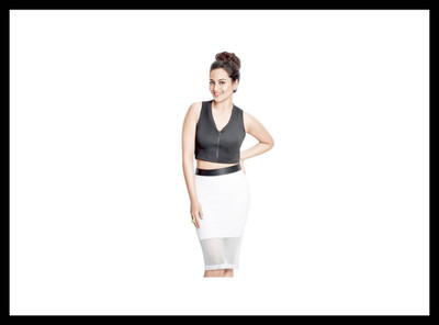 

Aabhaas Sonakshi Sinha Wall Poster Fine Art Print(12 inch X 18 inch, Rolled)