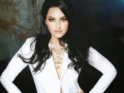

Aabhaas Sonakshi Sinha Wall Poster Fine Art Print(12 inch X 18 inch, Rolled)