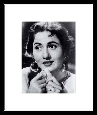 

Aabhaas Madhubala Wall Poster Fine Art Print(12 inch X 18 inch, Rolled)