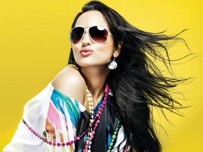 

Aabhaas Sonakshi Sinha Wall Poster Fine Art Print(12 inch X 18 inch, Rolled)