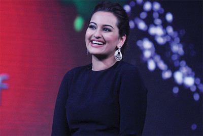 

Aabhaas Sonakshi Sinha Wall Poster Fine Art Print(12 inch X 18 inch, Rolled)