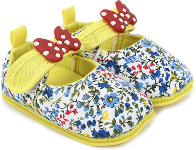 

Superminis Baby Girls Cotton Flower Print Thick Sole Booties/ Sandal Booties(Toe to Heel Length - 12 cm Yellow)