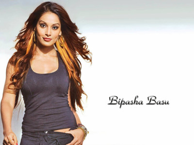 

Aabhaas Bipasha Basu Wall Poster Fine Art Print(12 inch X 18 inch, Rolled)