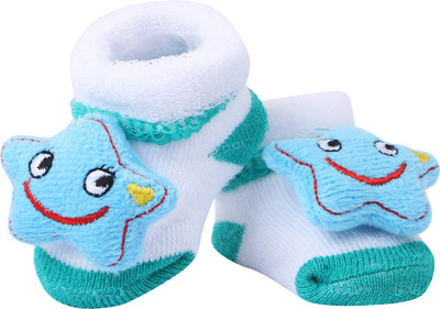 

Alleretails Born Baby Star Green Socks/Shoes - 2 Pair set Booties(Toe to Heel Length - 2 cm Green)